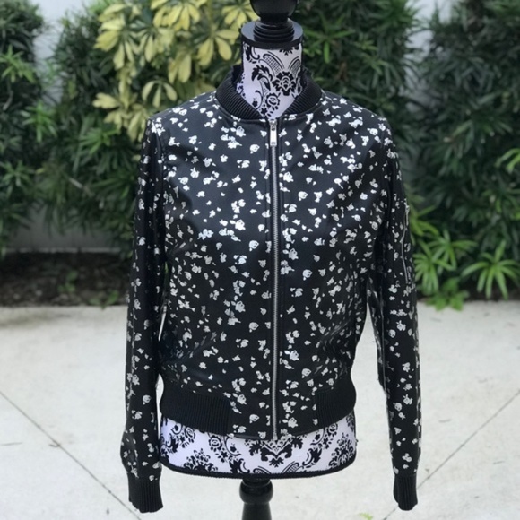 Michael Kors Jackets & Blazers - 🌸Sale🌸 Michael Kors Jacket Black Silver Roses🌹W AUTHENT JH81ELLBFJ